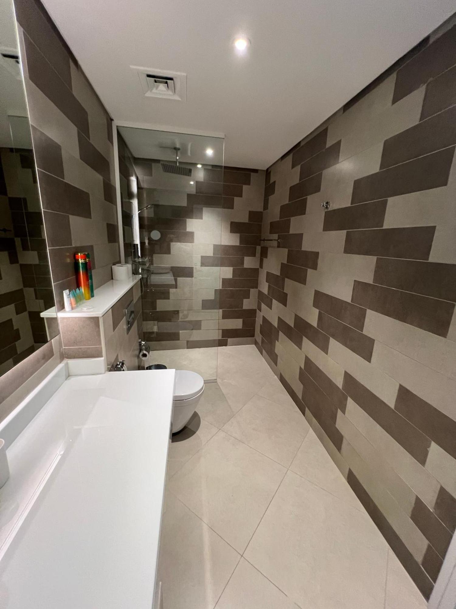 Sevenpalm 2br Seaview Rooftoppool Privbeach Apartment Dubai