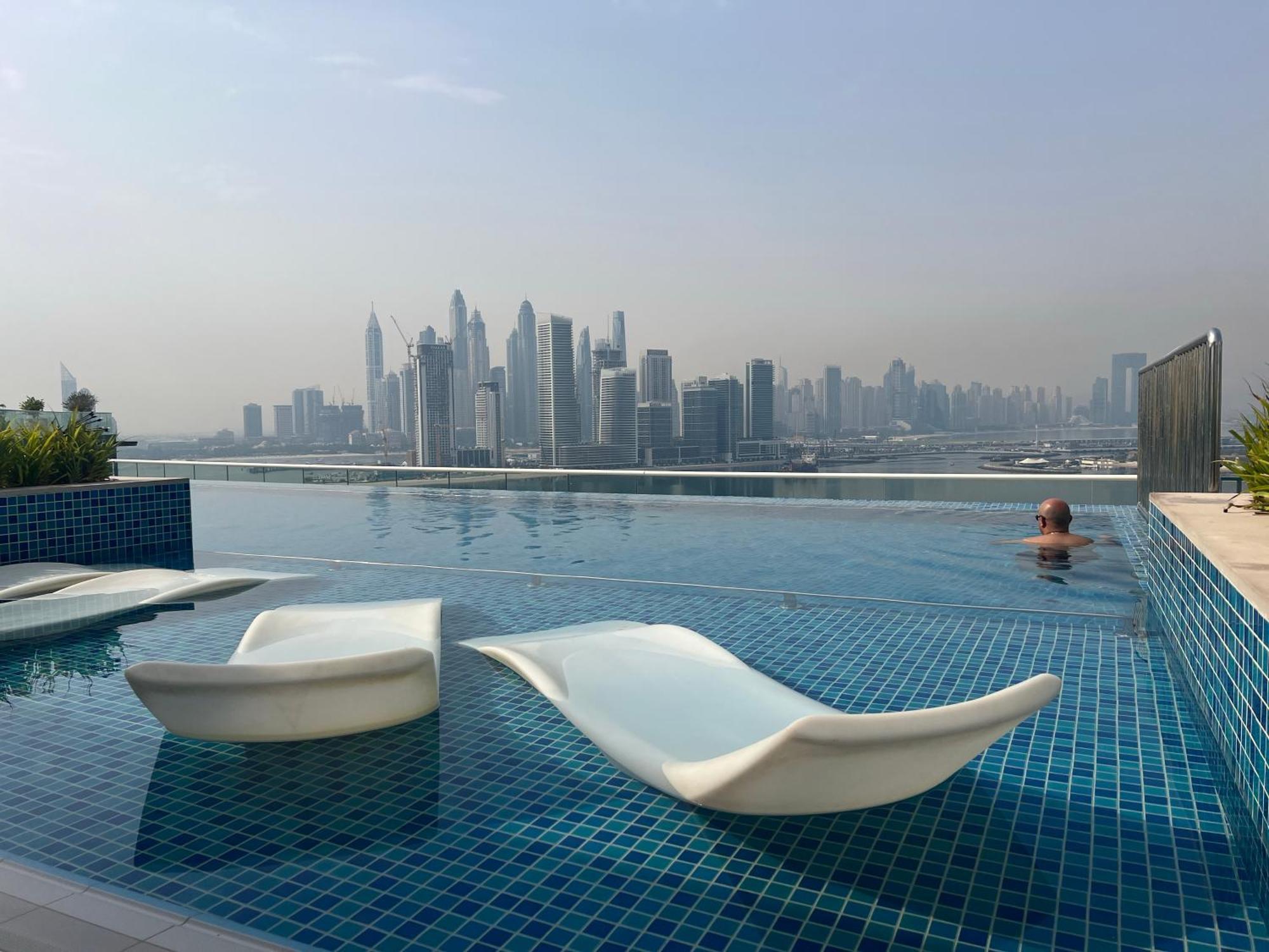 Sevenpalm 2br Seaview Rooftoppool Privbeach Apartment