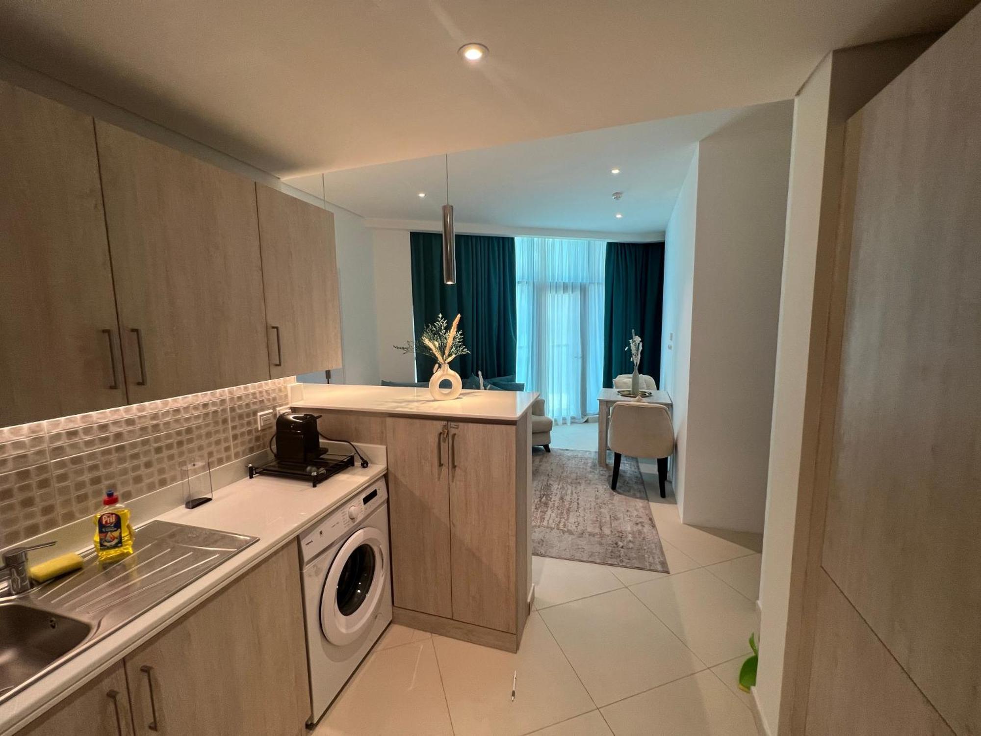 Apartment Sevenpalm 2br Seaview Rooftoppool Privbeach *
