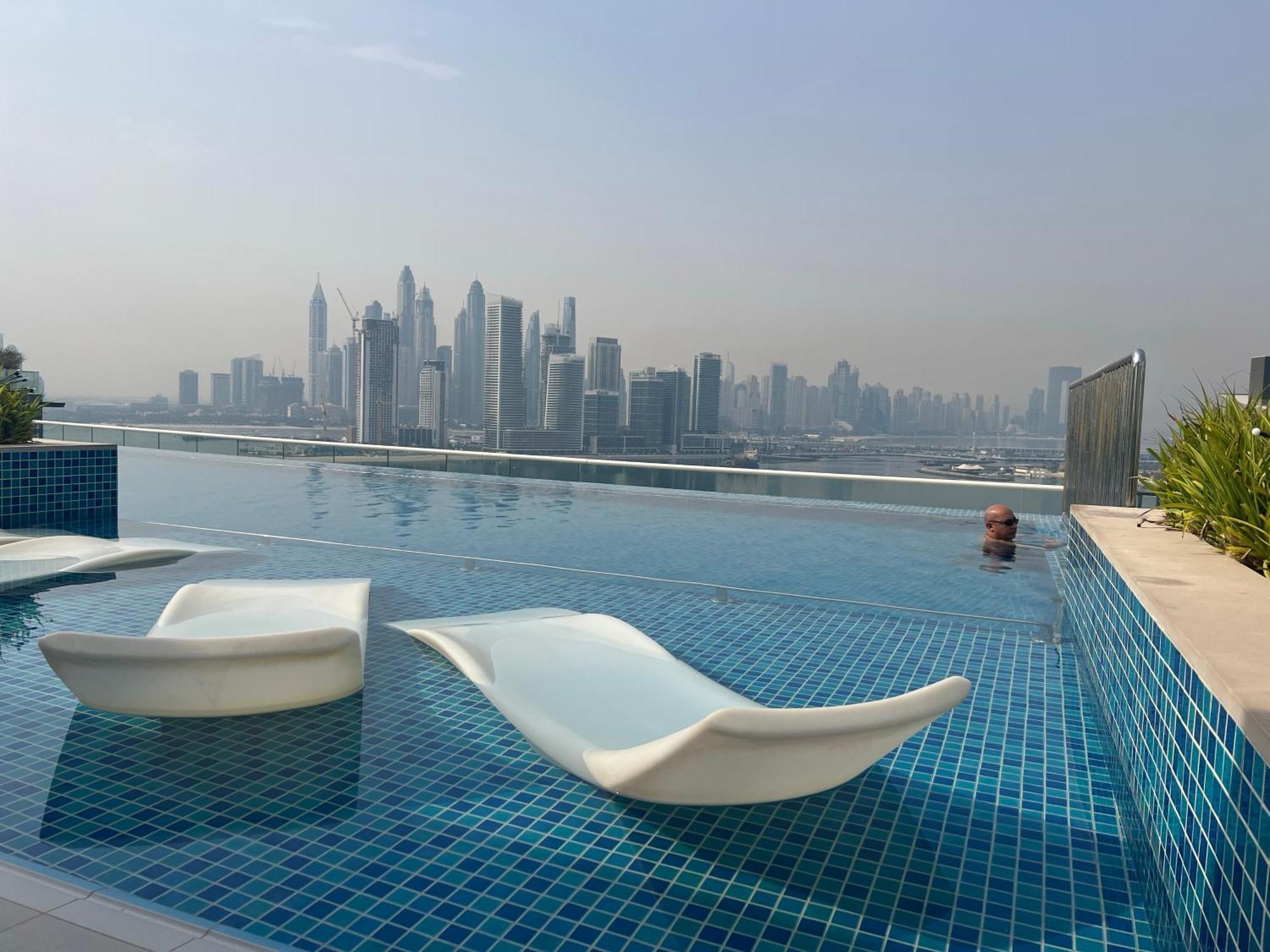 Sevenpalm 2br Seaview Rooftoppool Privbeach Apartment Dubai