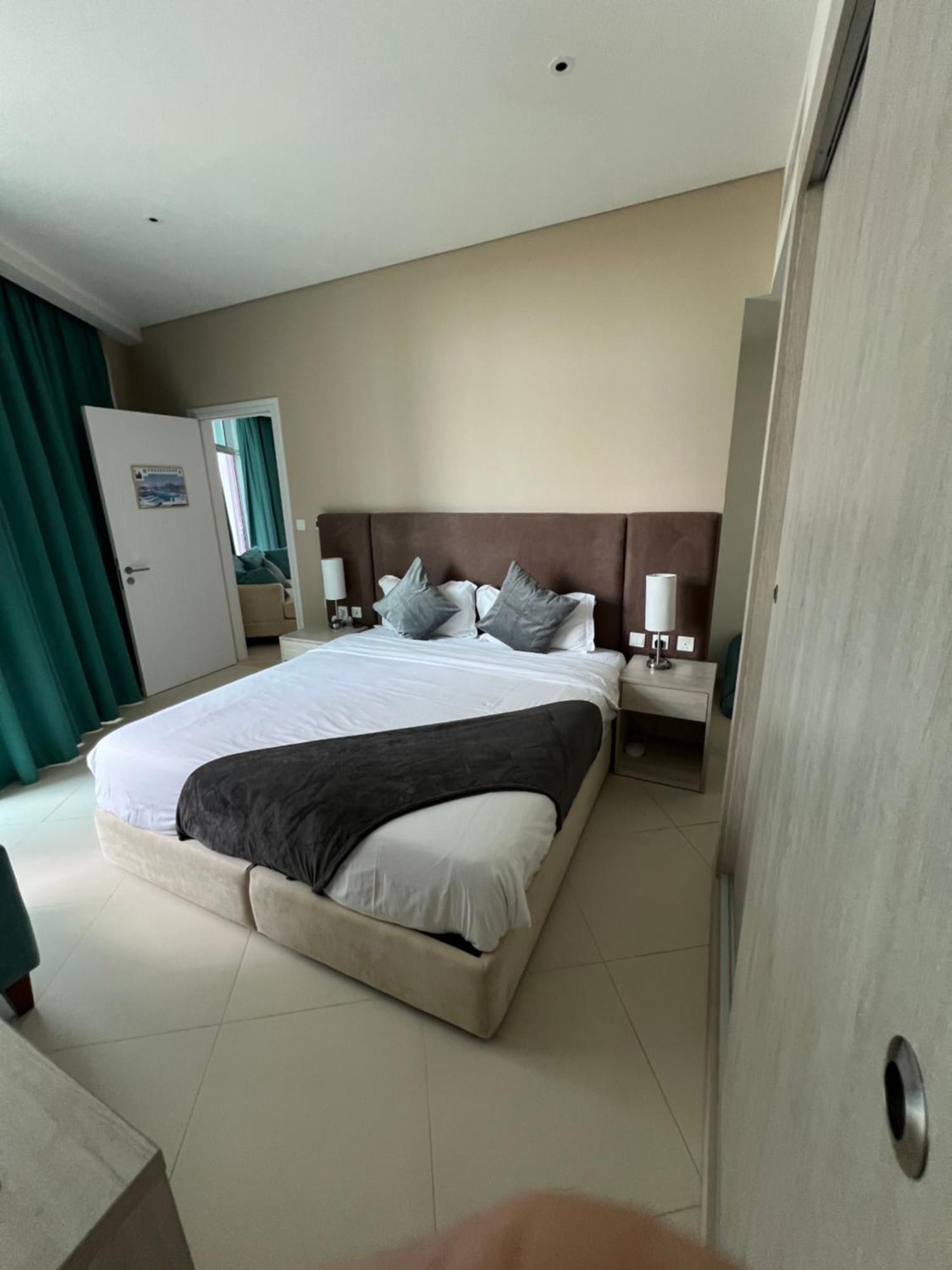 Sevenpalm 2br Seaview Rooftoppool Privbeach Dubai